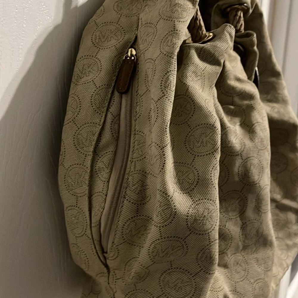 Beige Michael Kors bag - Picture 5 of 7